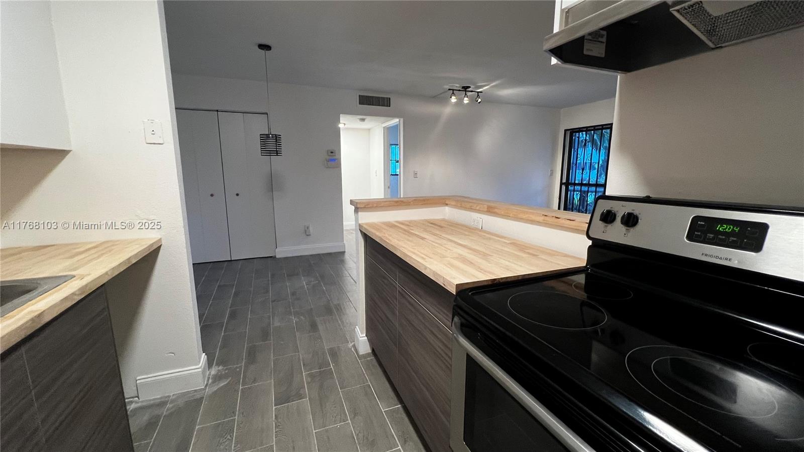 Rental Property at 831 Ne 199th St 104-34, Miami, Broward County, Florida - Bedrooms: 1 
Bathrooms: 1  - $1,750 MO.