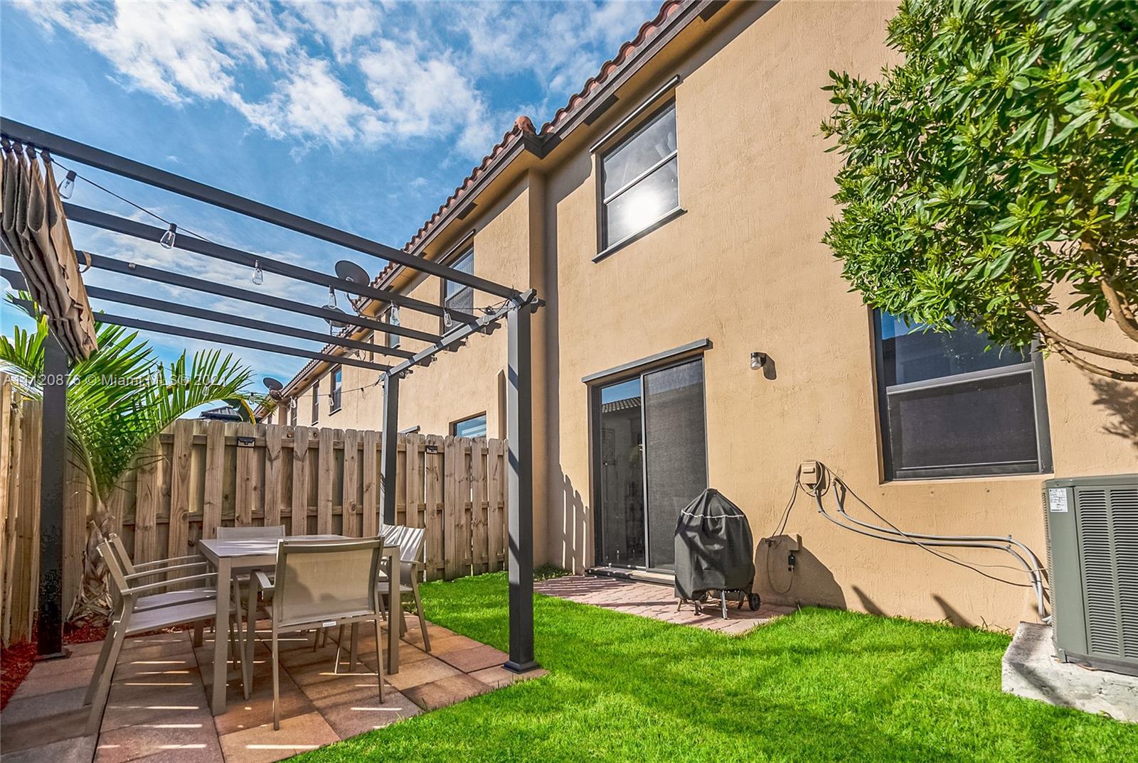 COCO PALM ESTATES - Residential