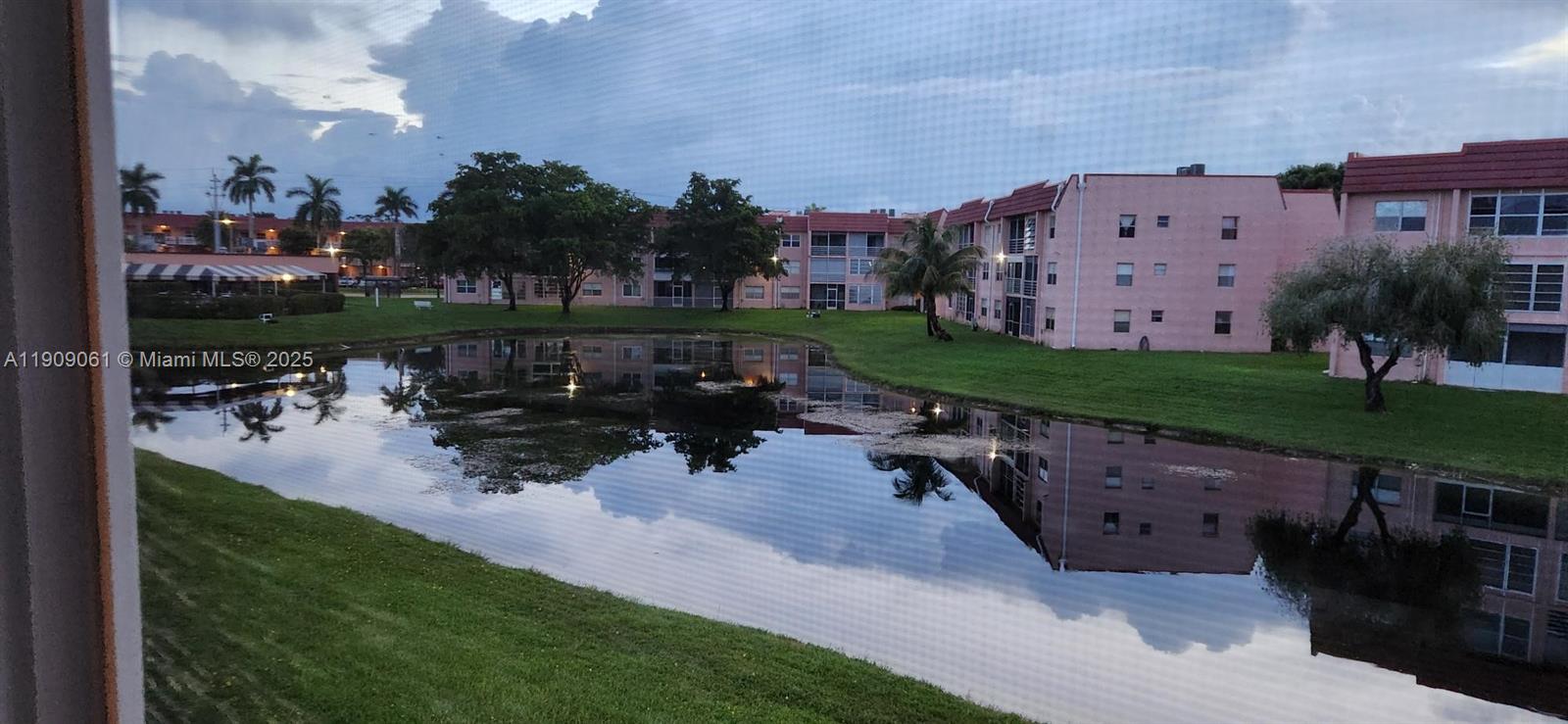 SUNRISE LAKES 139 CONDO - Residential