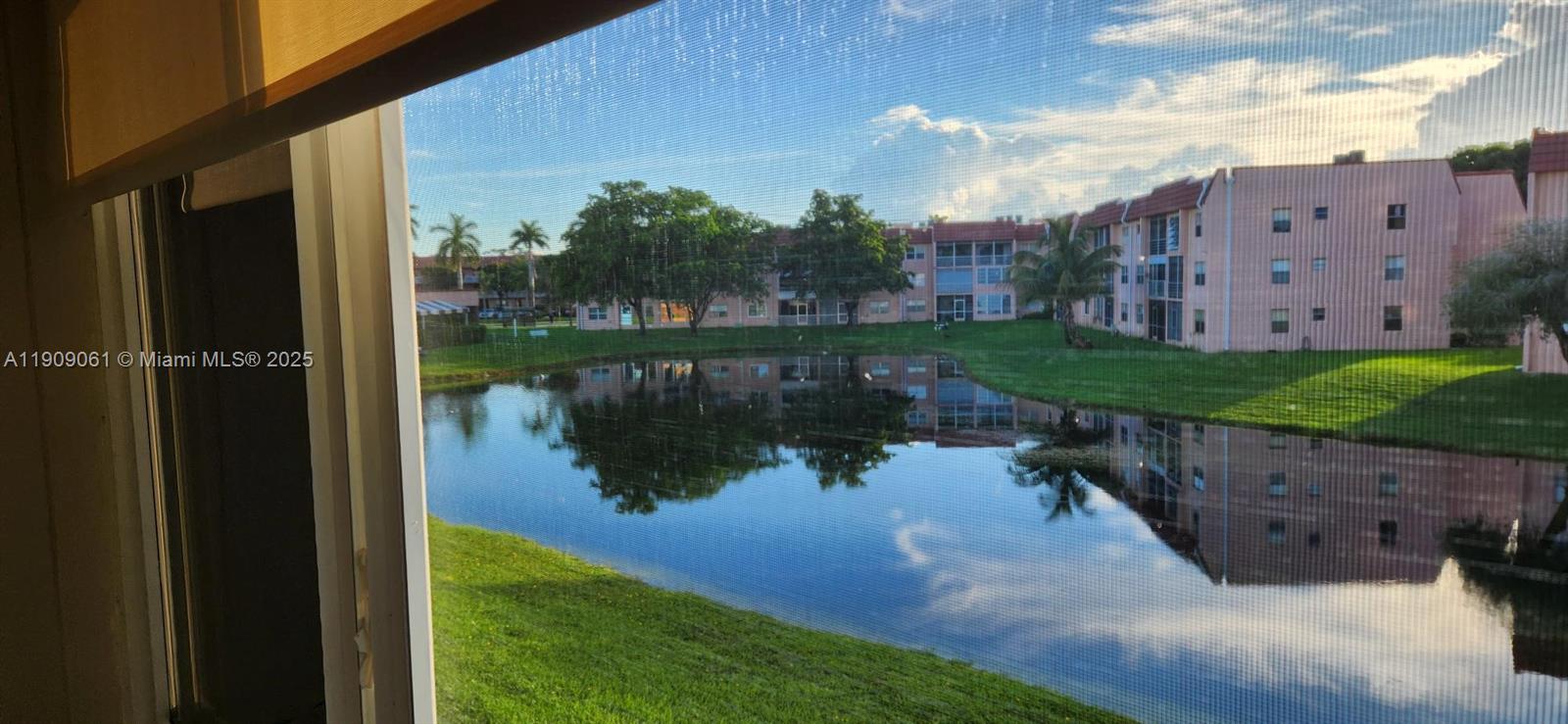 SUNRISE LAKES 139 CONDO - Residential