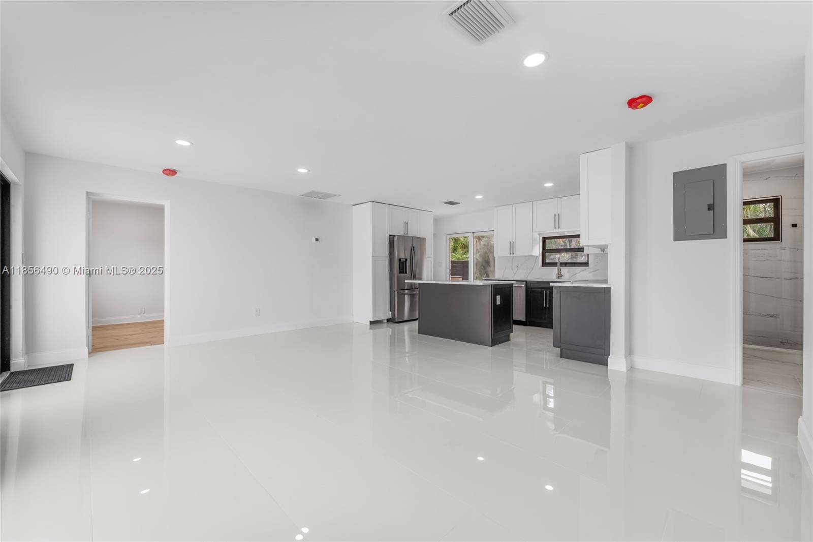THE COVE - Residential
