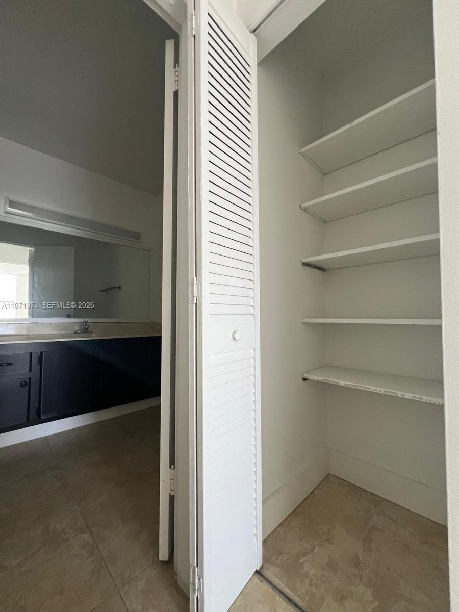 KEYSTONE TOWERS CONDO - Residential Lease