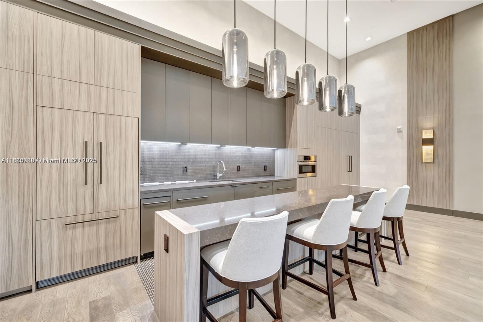 BELLINI AT WILLIAMS ISLAN - Residential