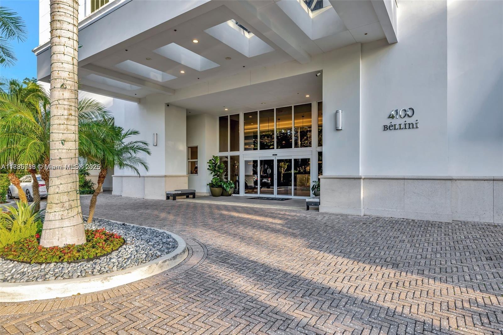 4100 Island Blvd 701
