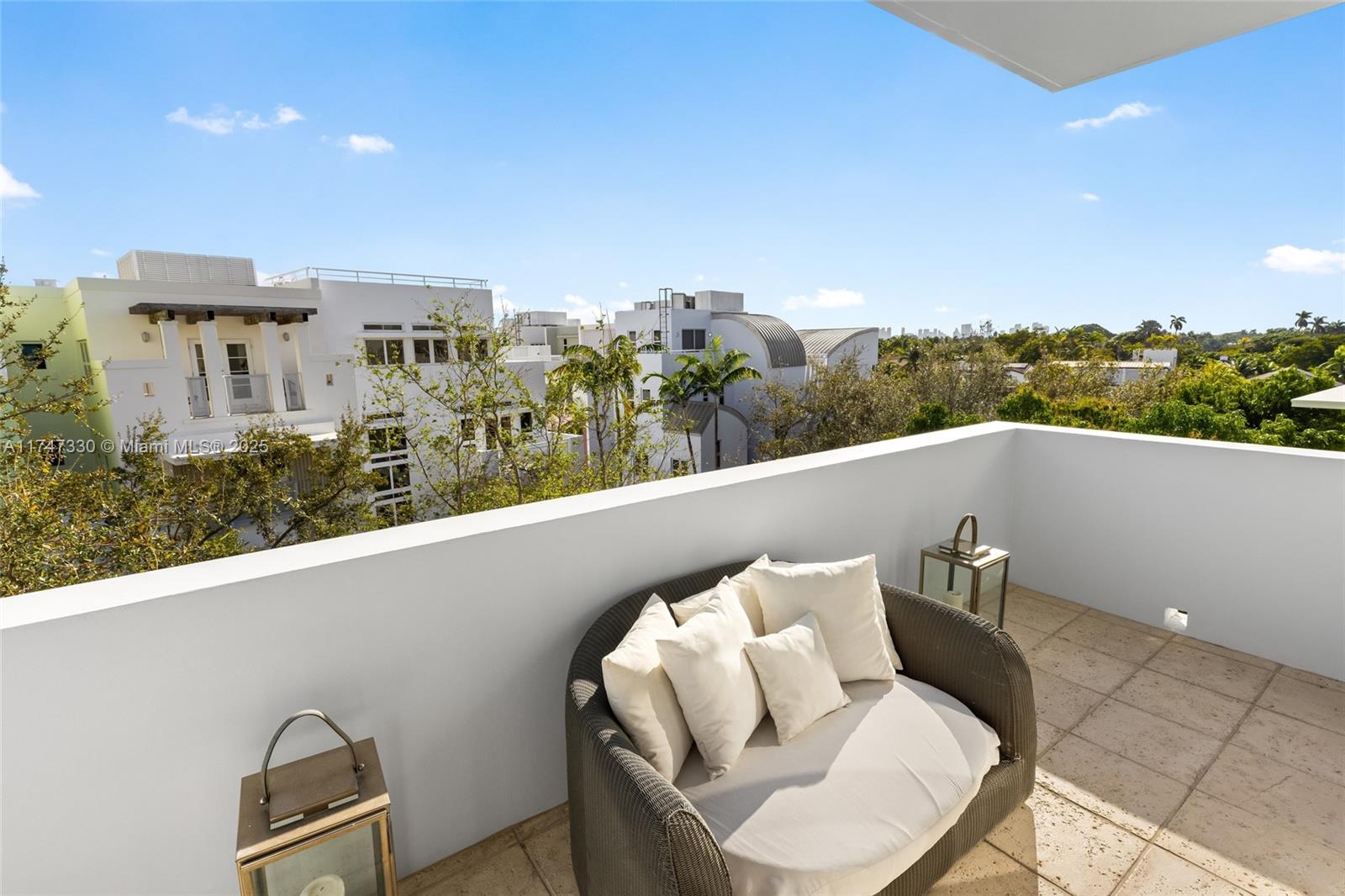 AQUA AT ALLISON ISLAND - Residential