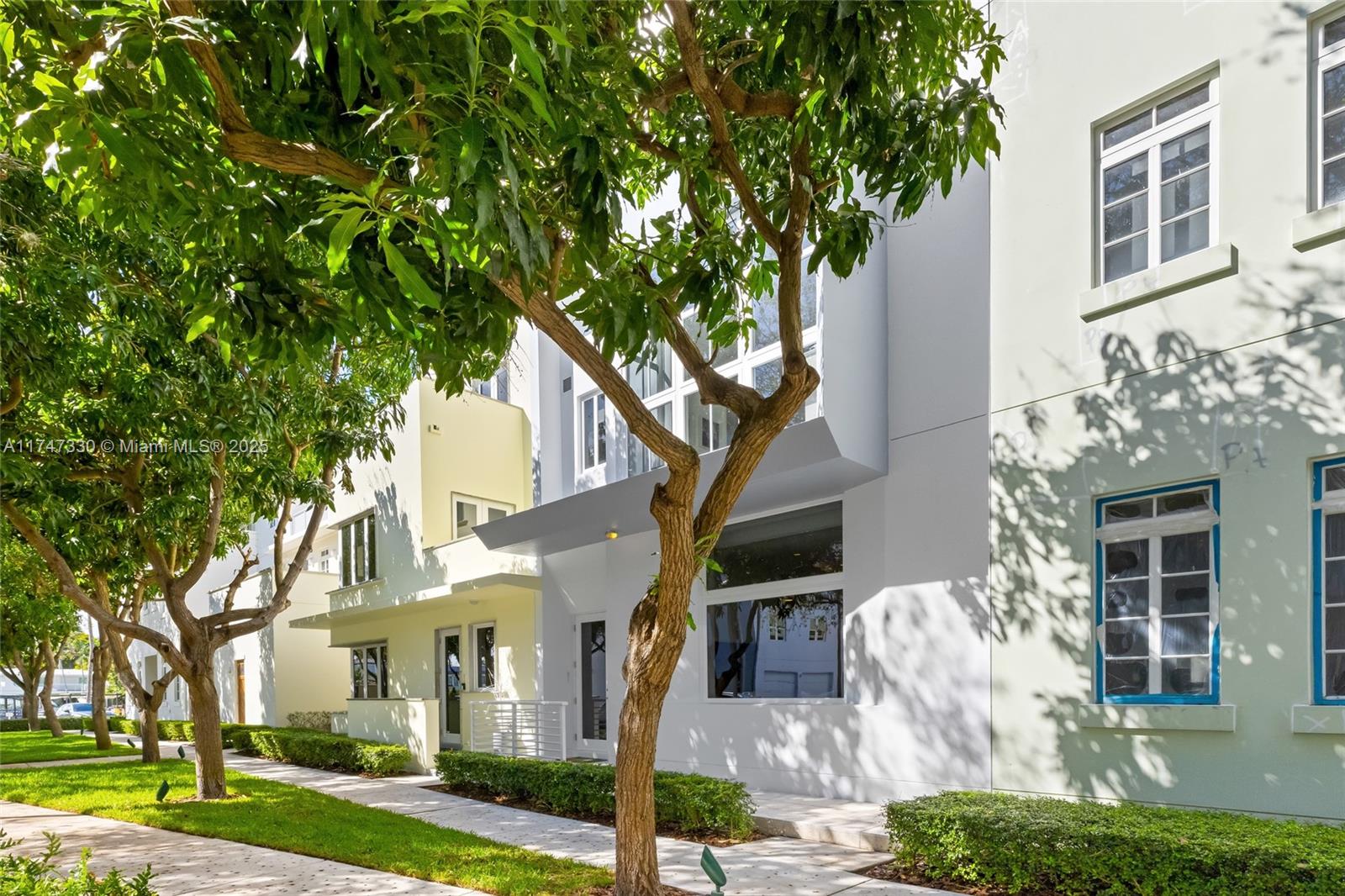 211 Water Way 211