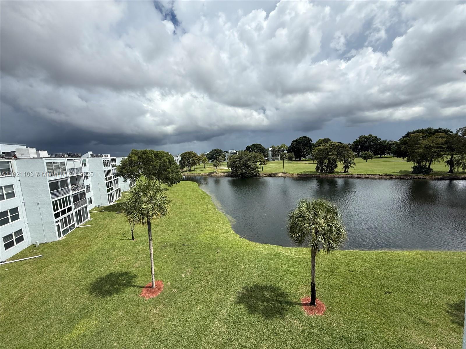 5 OF PALM SPRINGS 2 CONDO - Residential