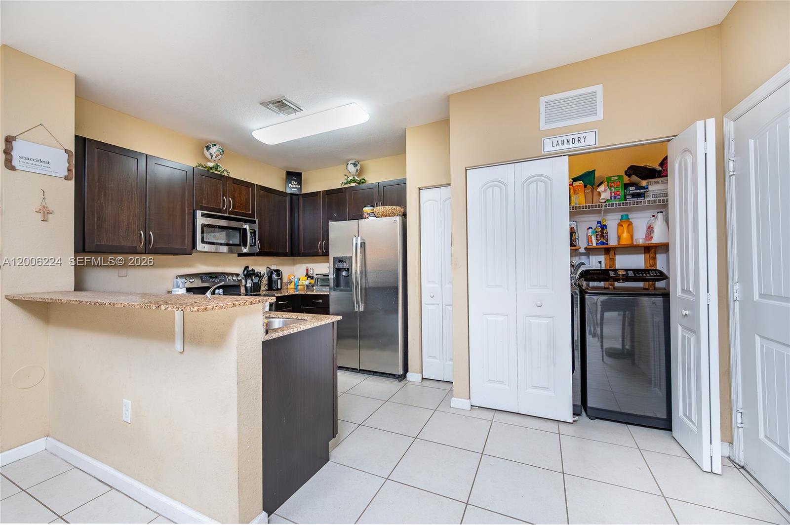 MANDARIN LAKES - Residential