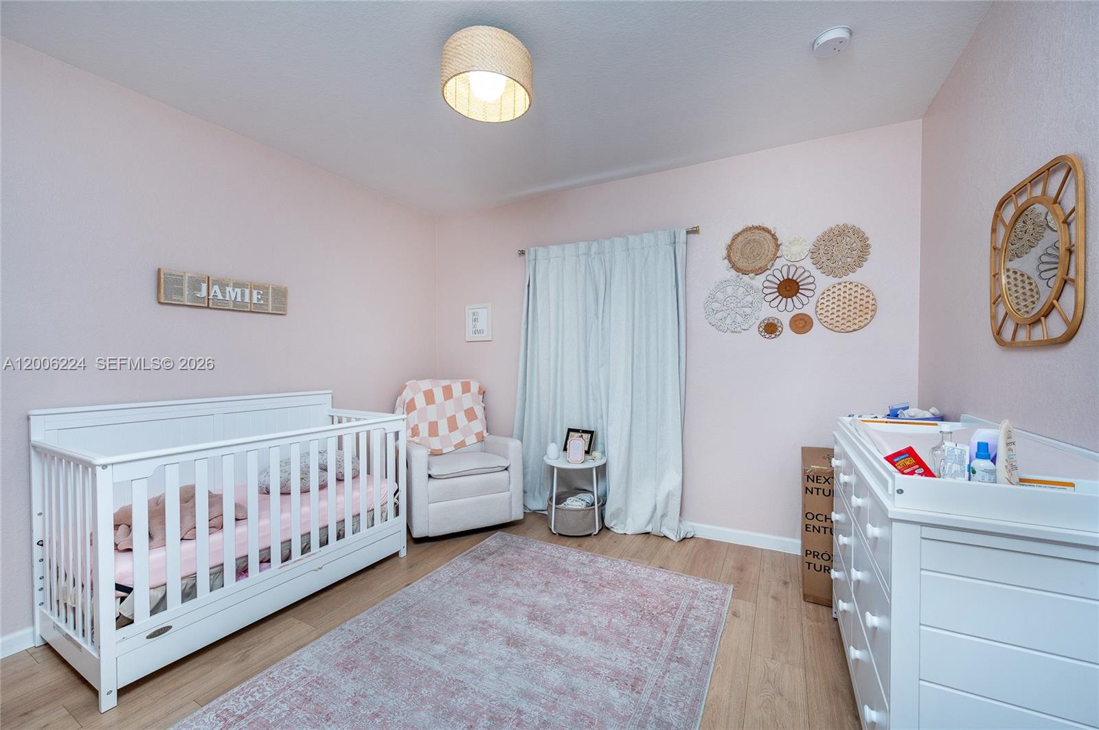 MANDARIN LAKES - Residential