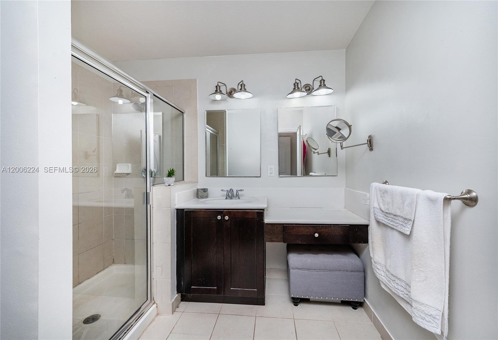 MANDARIN LAKES - Residential