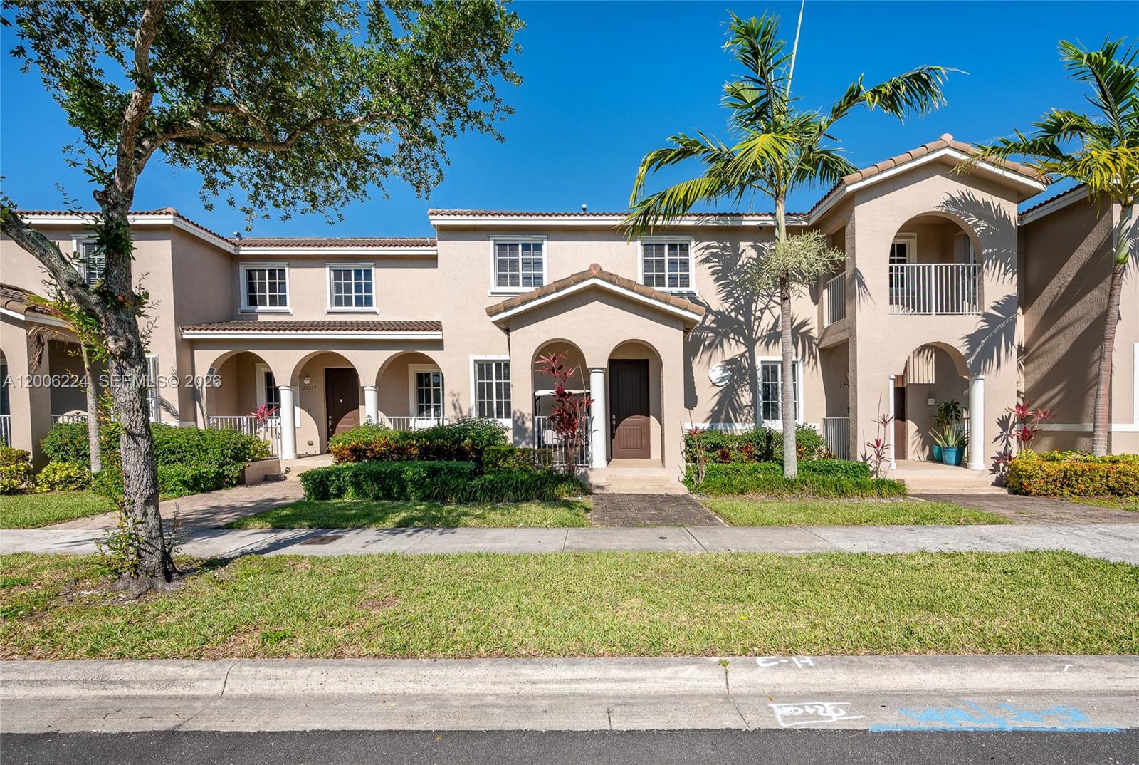 MANDARIN LAKES - Residential