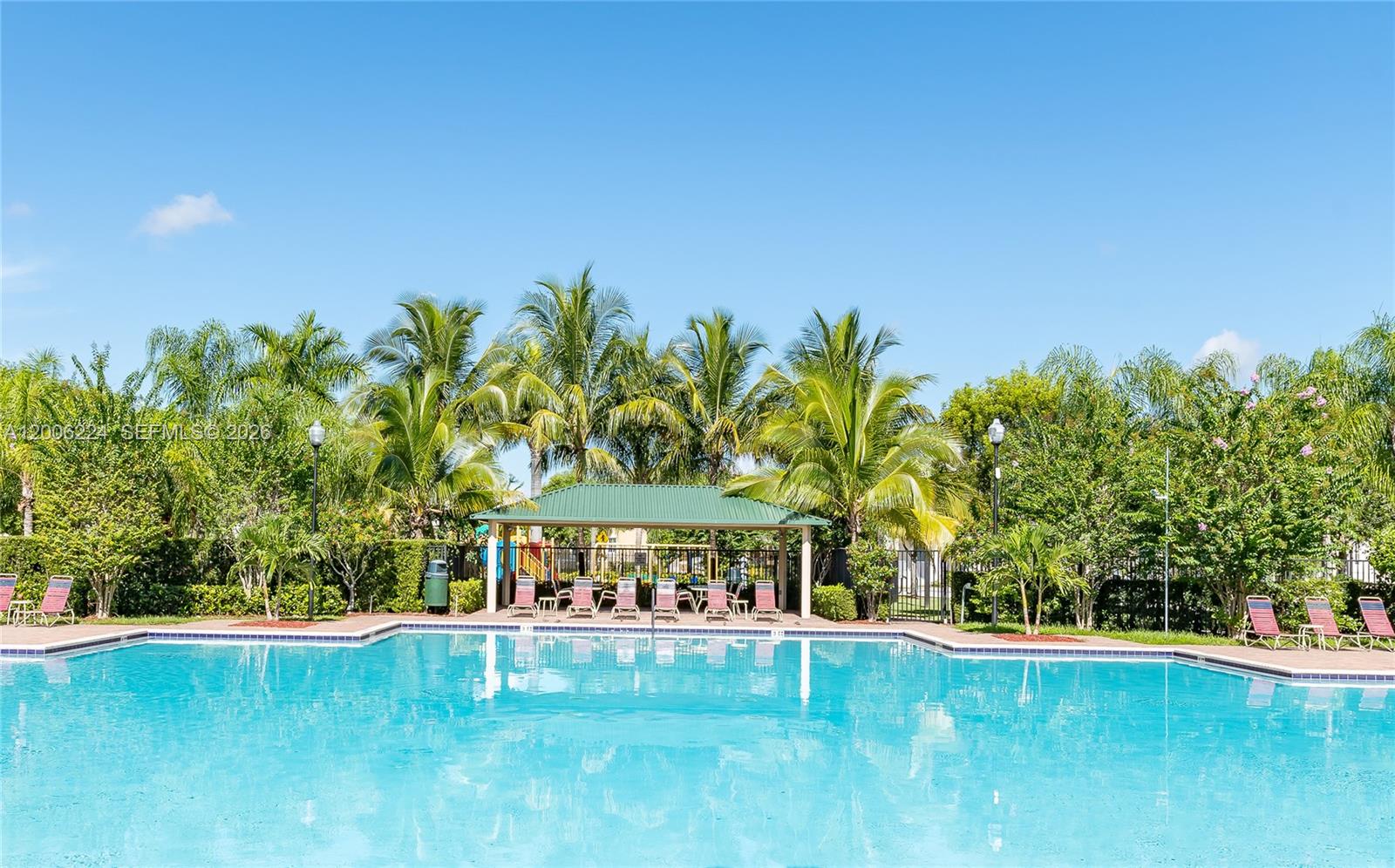 MANDARIN LAKES - Residential