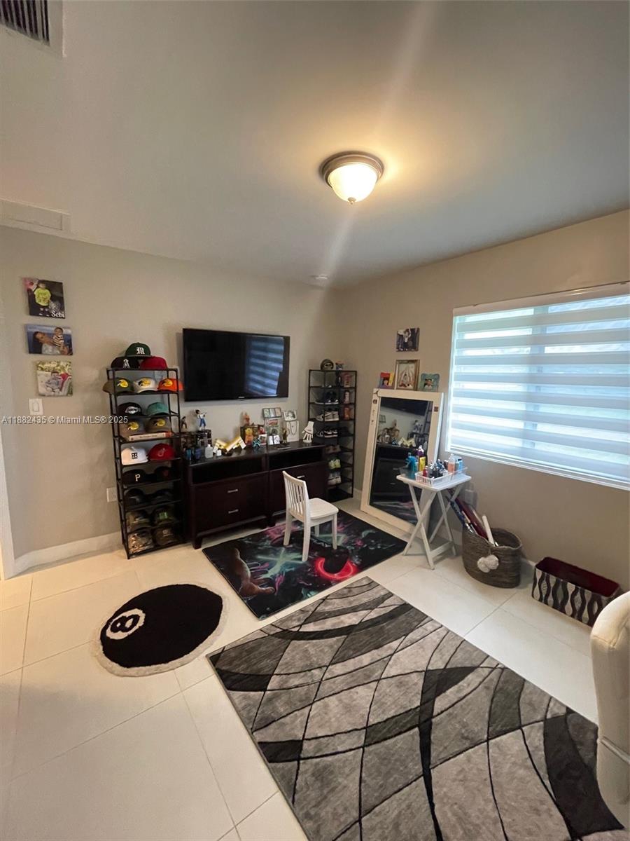 ZAMORA ESTATES - Residential