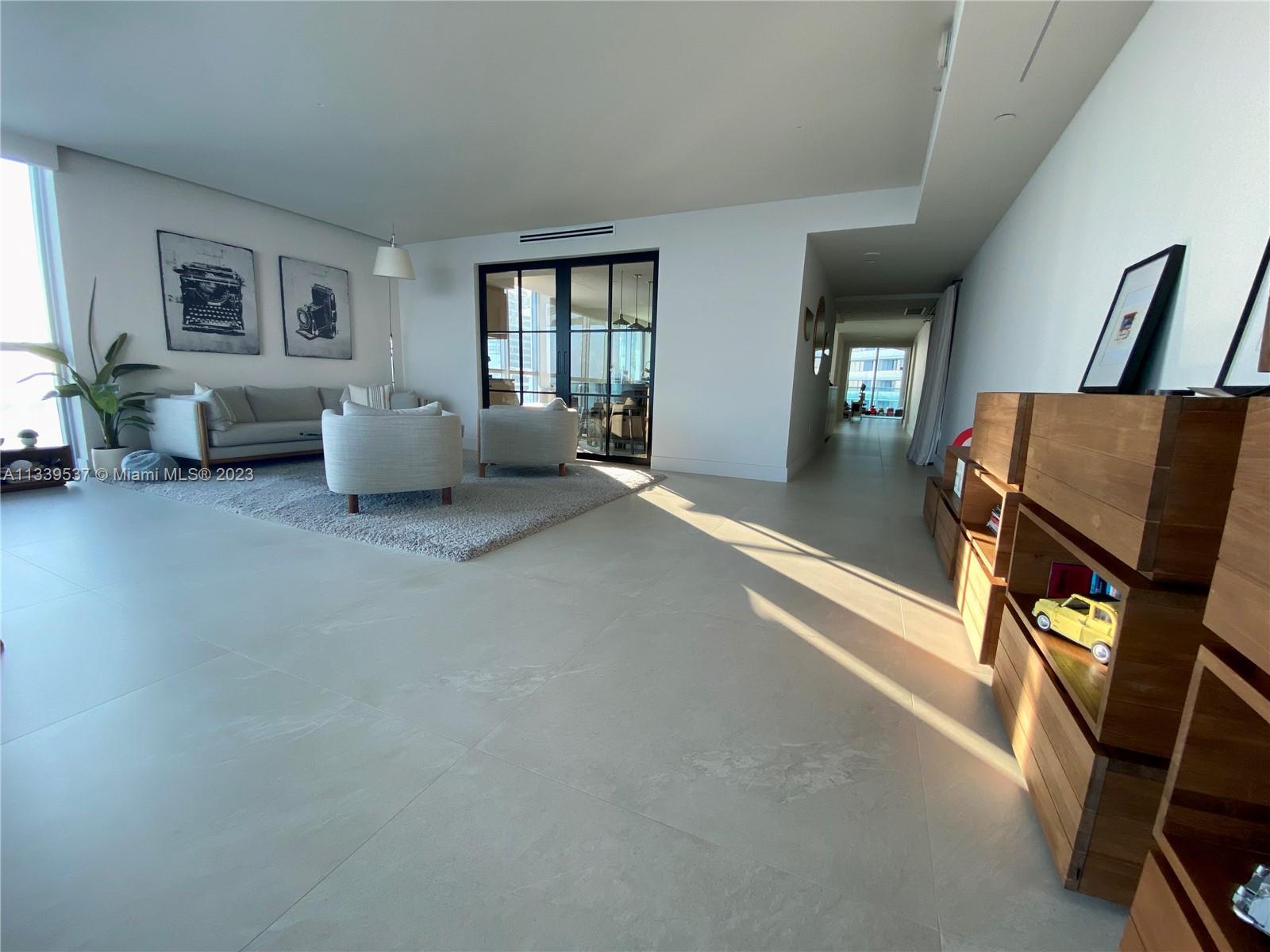 JADE RESIDENCES  BRICKELL - Residential