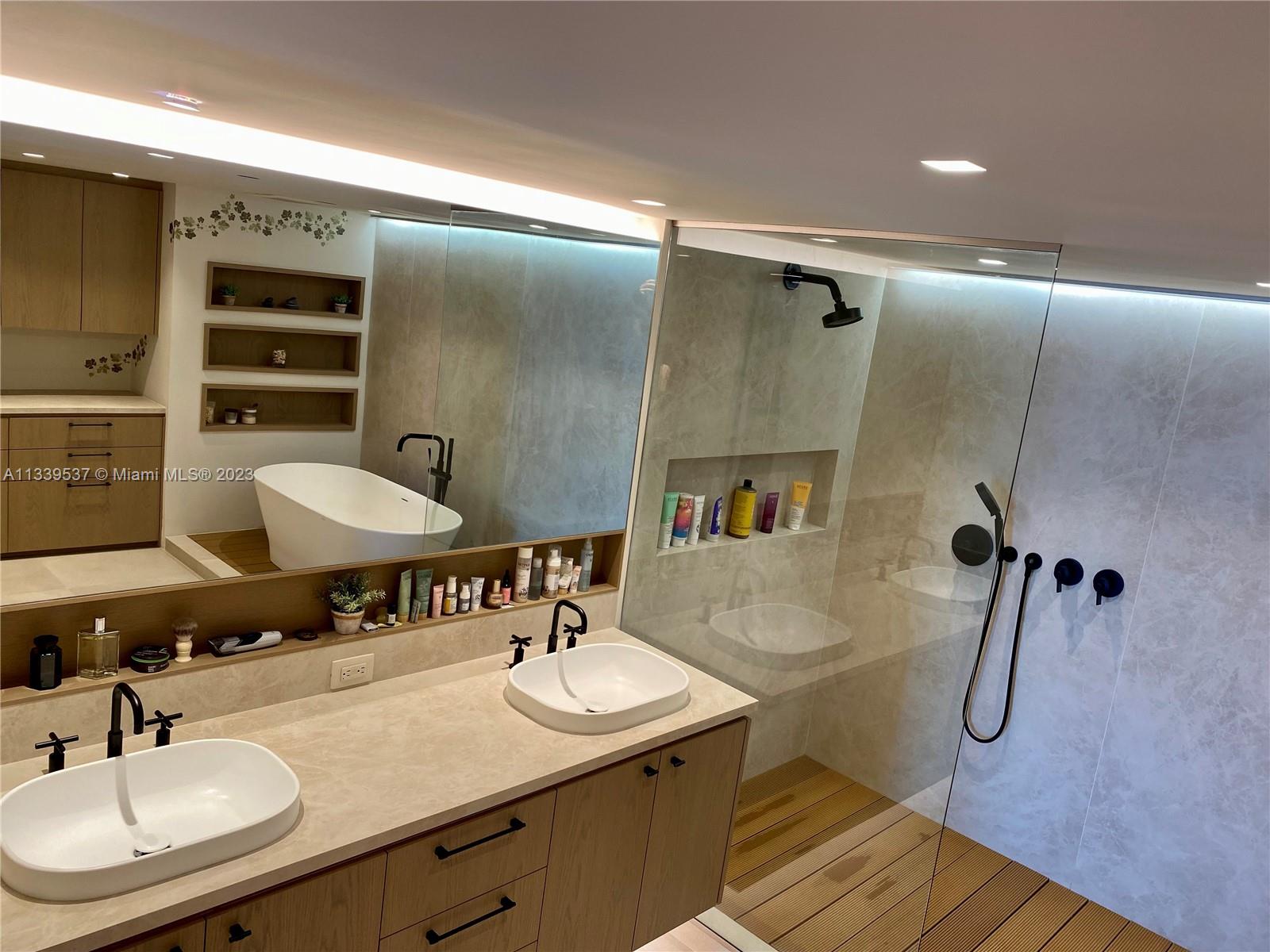 JADE RESIDENCES  BRICKELL - Residential