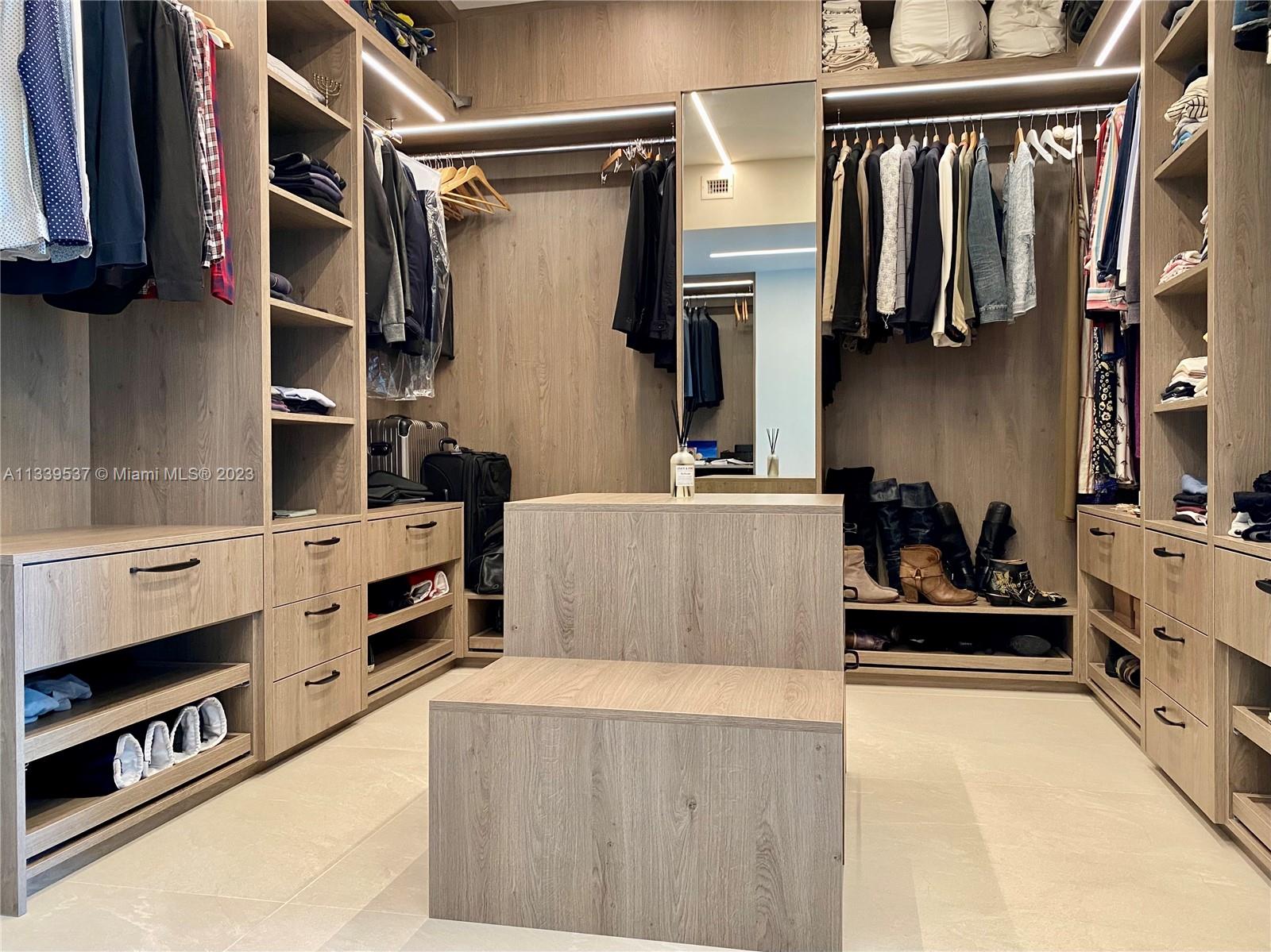 JADE RESIDENCES  BRICKELL - Residential