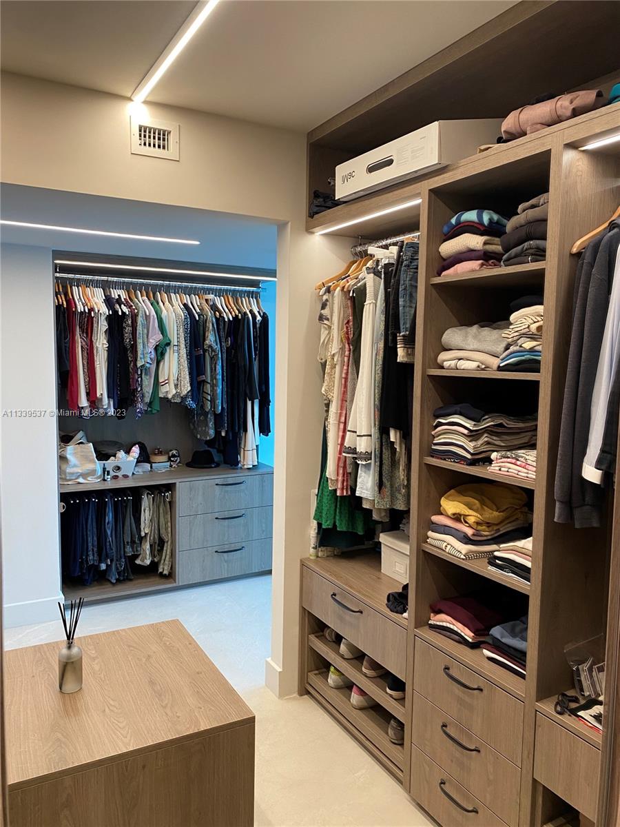 JADE RESIDENCES  BRICKELL - Residential