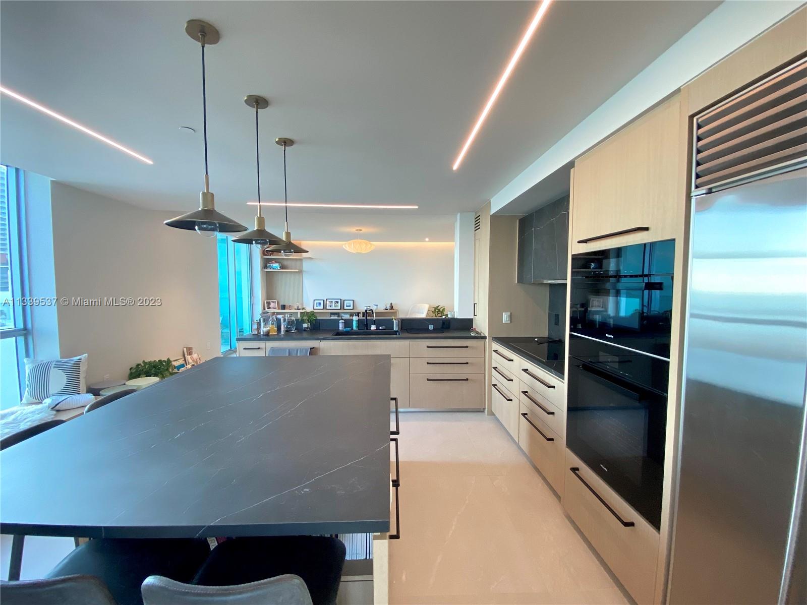 JADE RESIDENCES  BRICKELL - Residential