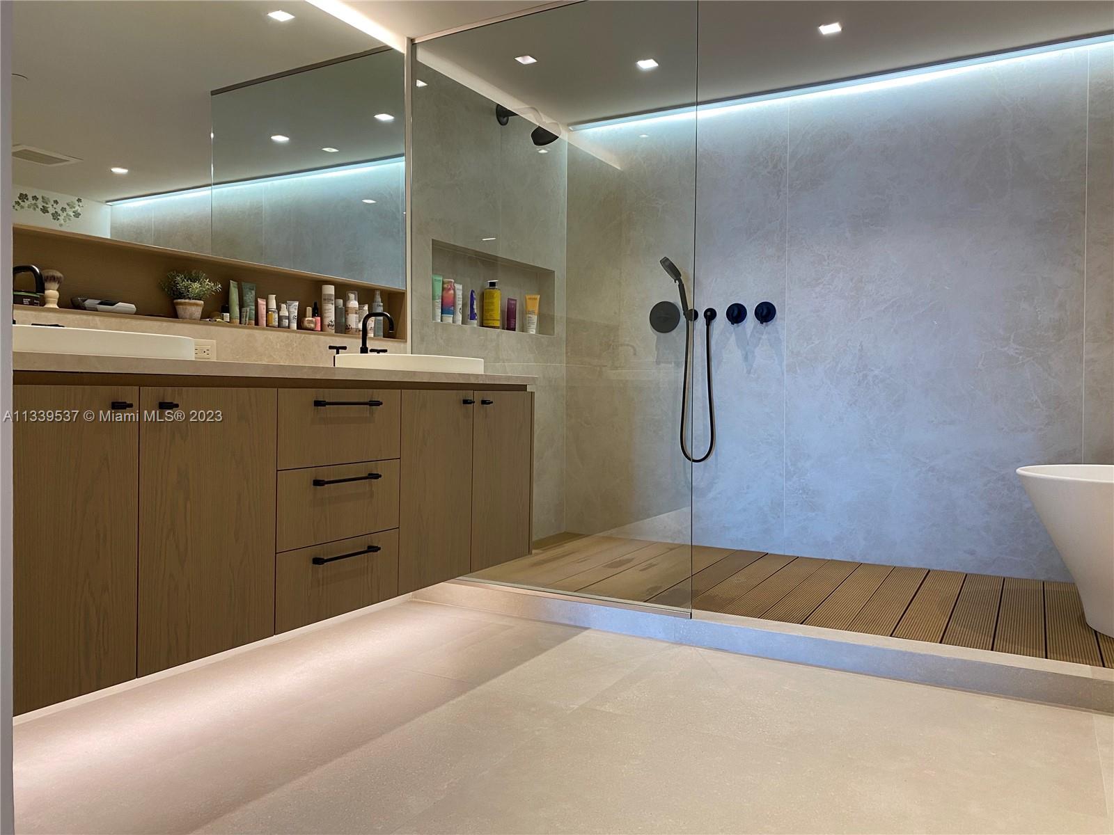 JADE RESIDENCES  BRICKELL - Residential