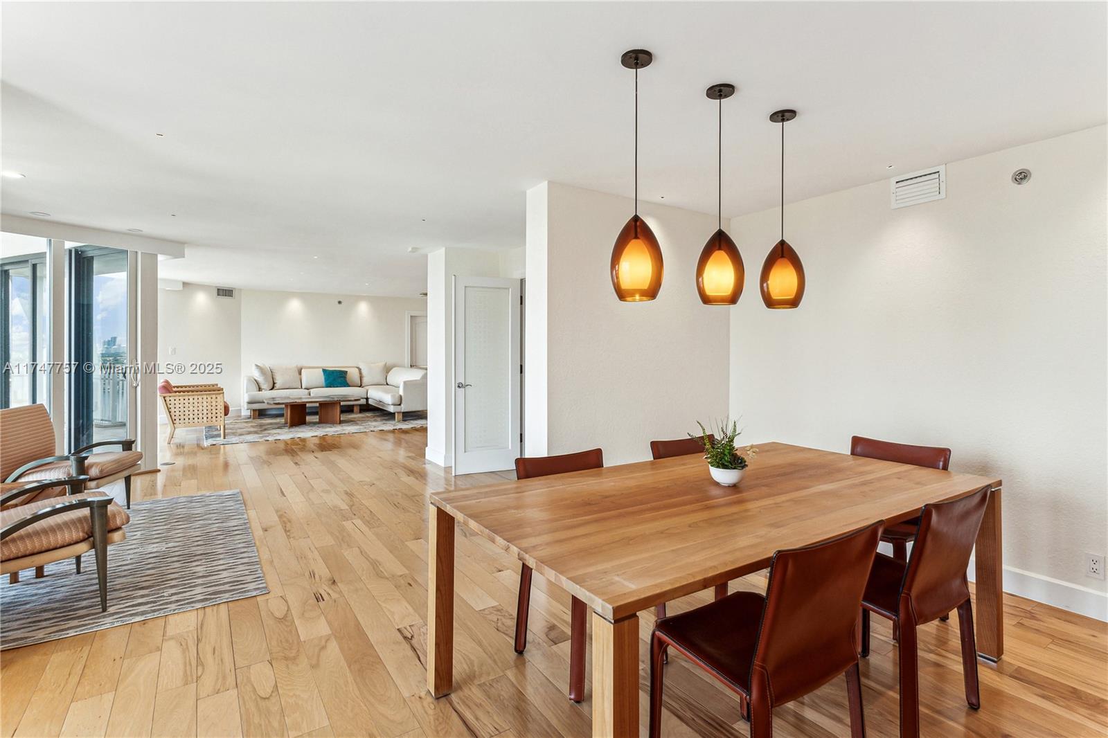 THE TOWERS OF QUAYSIDE CO - Residential