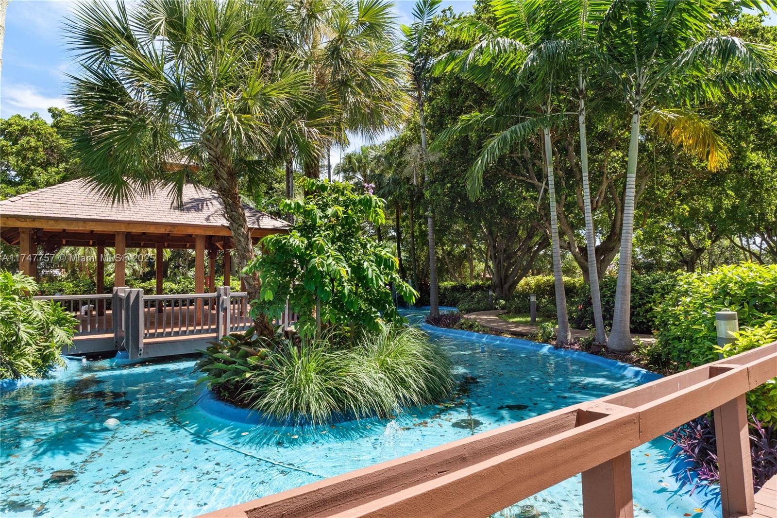 THE TOWERS OF QUAYSIDE CO - Residential