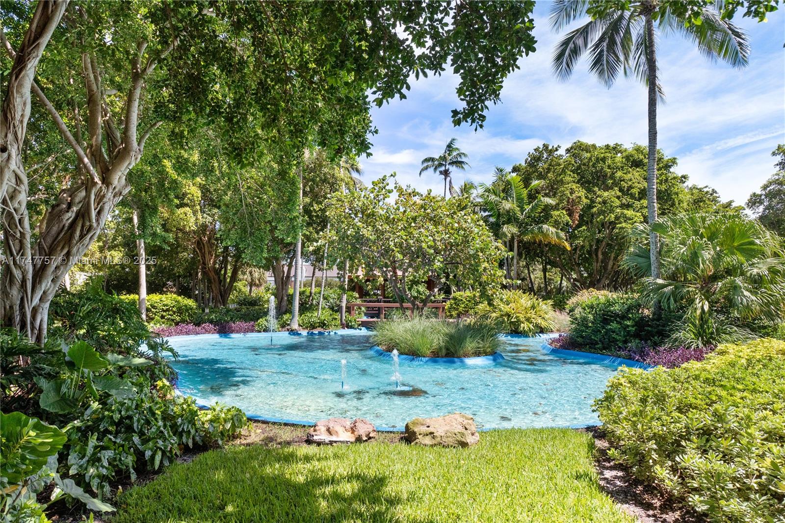 THE TOWERS OF QUAYSIDE CO - Residential