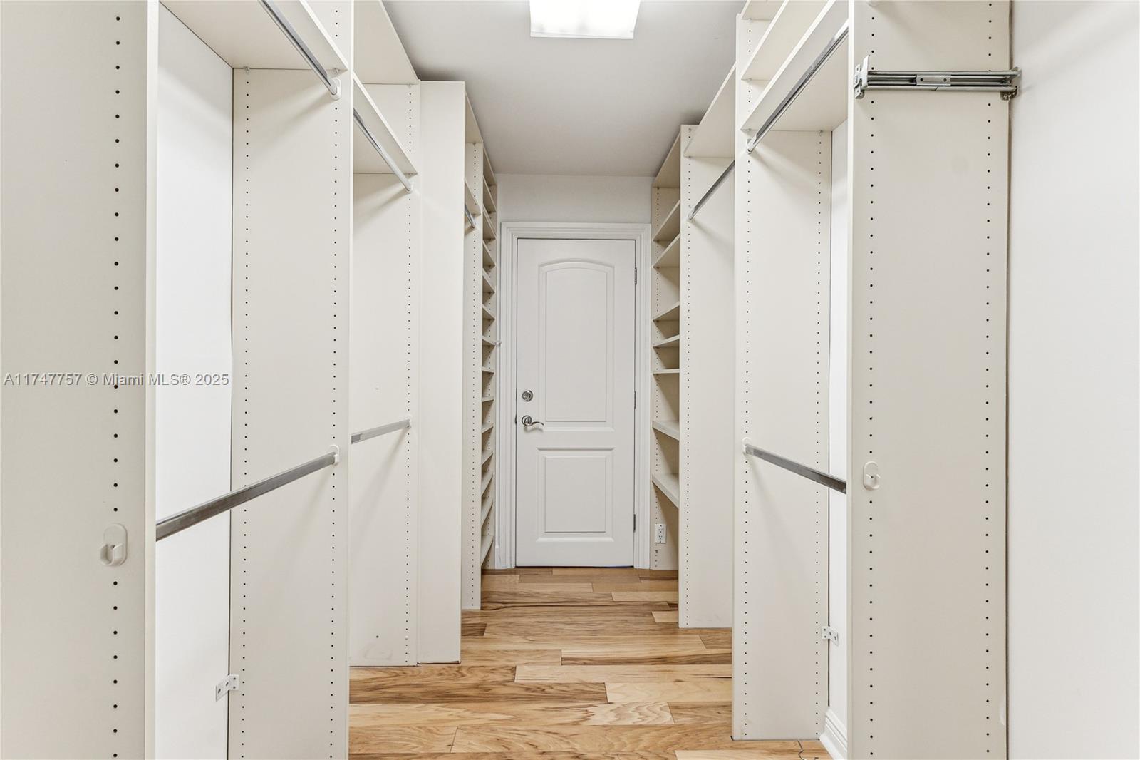 THE TOWERS OF QUAYSIDE CO - Residential