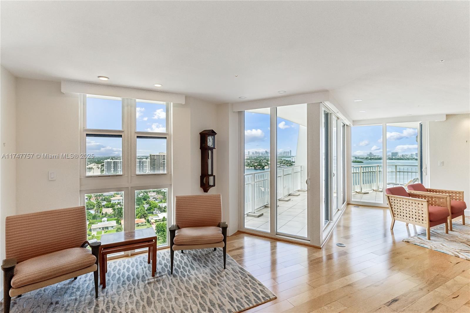 THE TOWERS OF QUAYSIDE CO - Residential