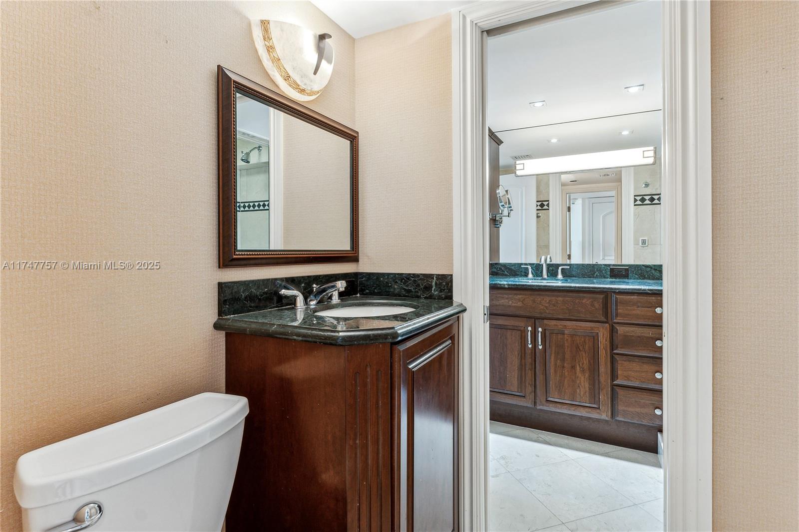 THE TOWERS OF QUAYSIDE CO - Residential