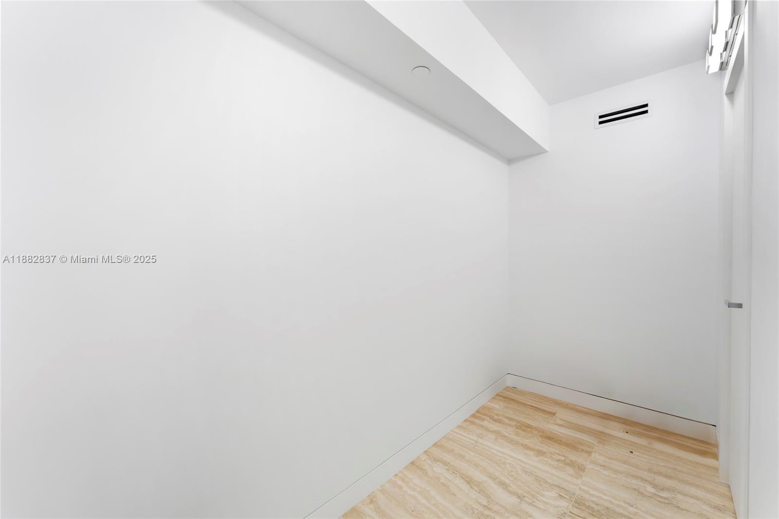 THE GRANDVIEW CONDO - Residential Lease
