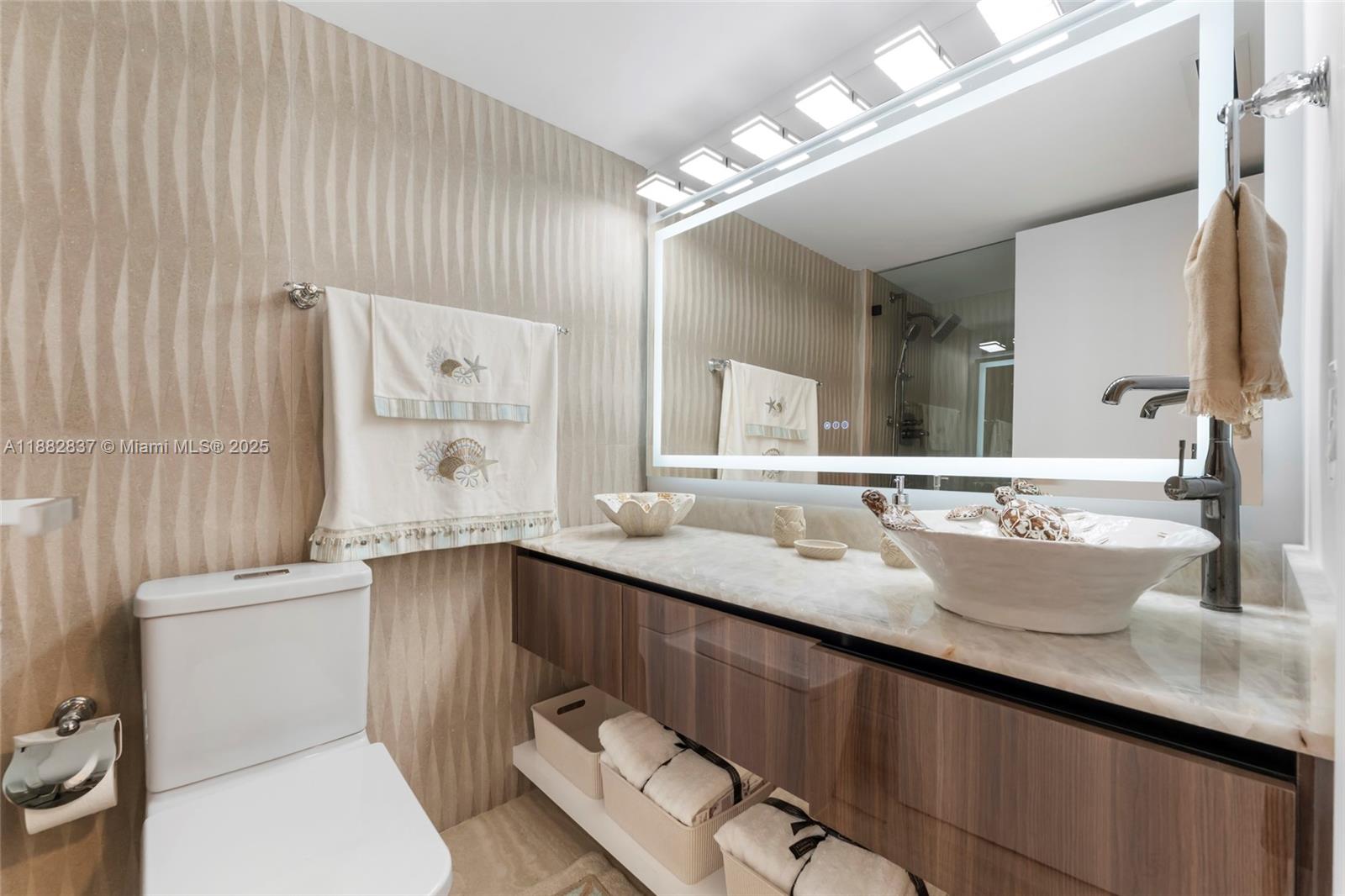 THE GRANDVIEW CONDO - Residential Lease