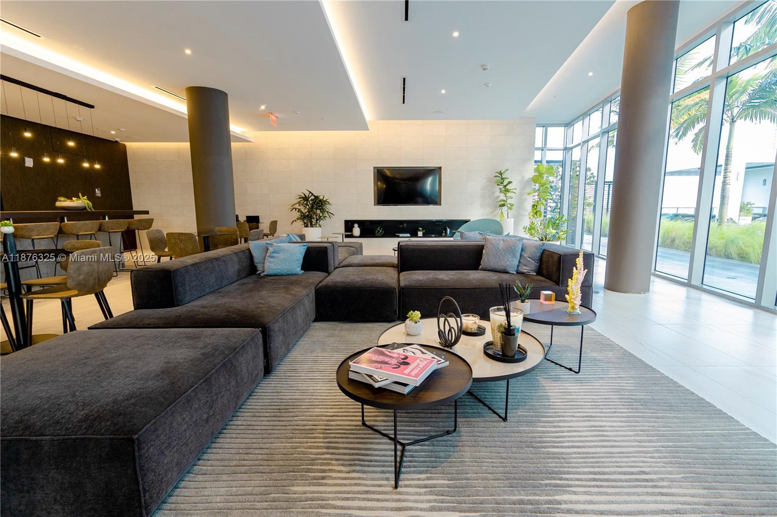 QUADRO CONDO - Residential