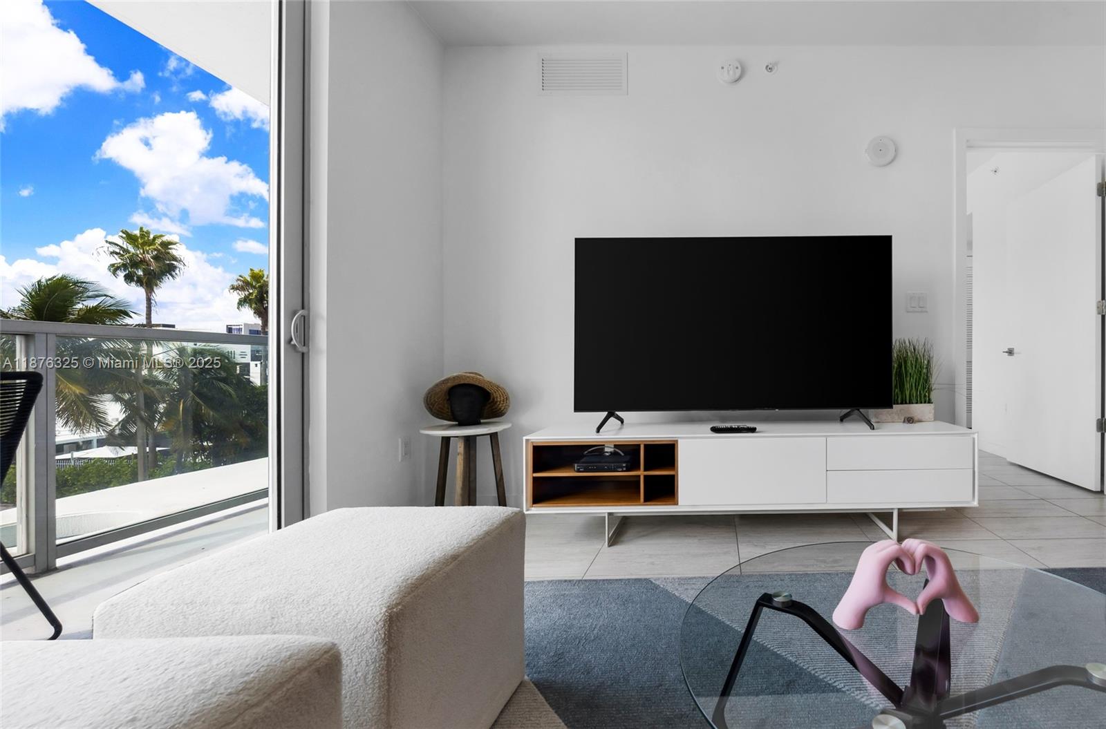 QUADRO CONDO - Residential