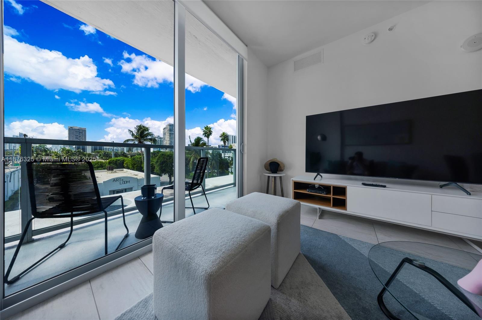 QUADRO CONDO - Residential