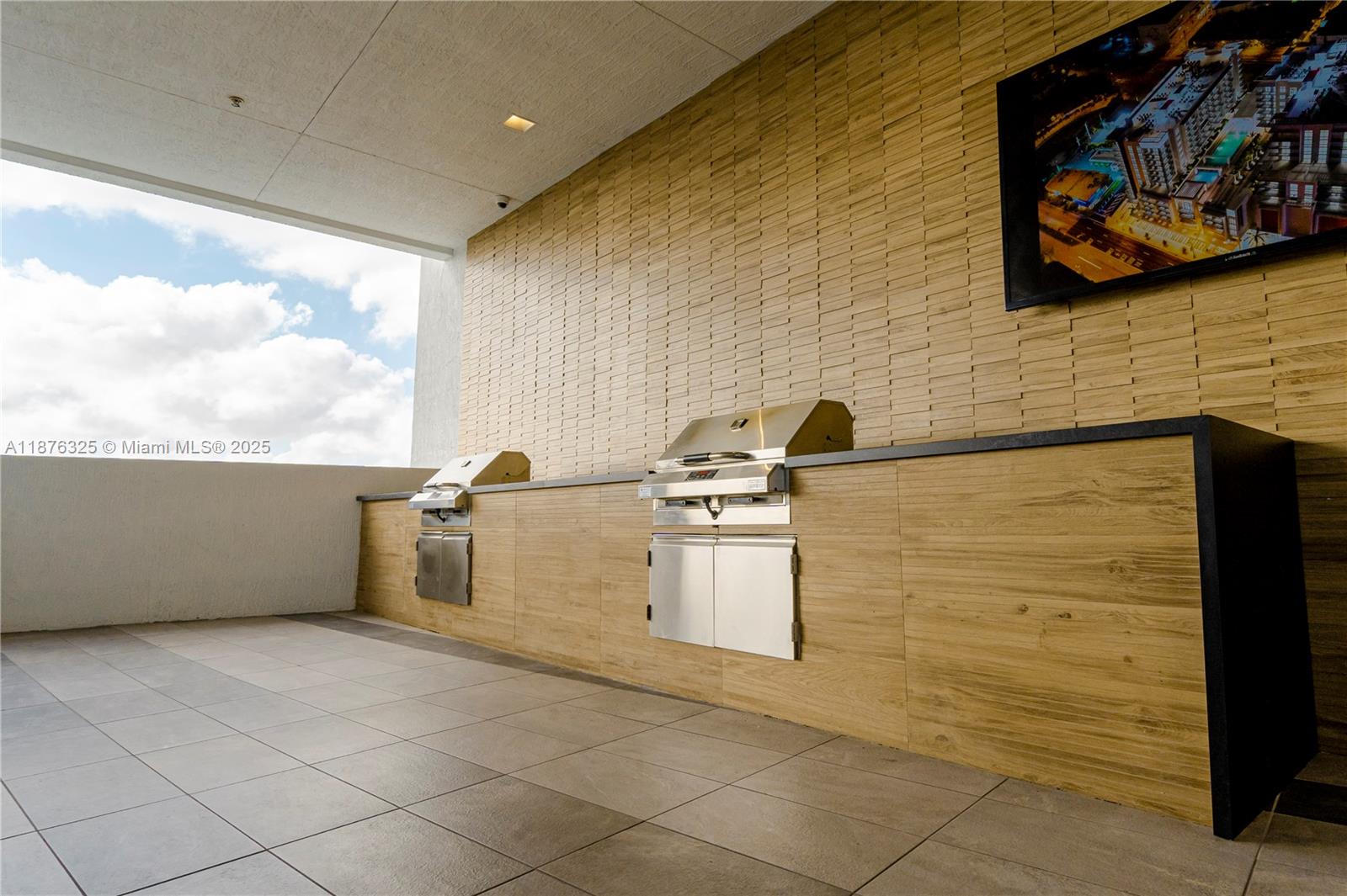 QUADRO CONDO - Residential