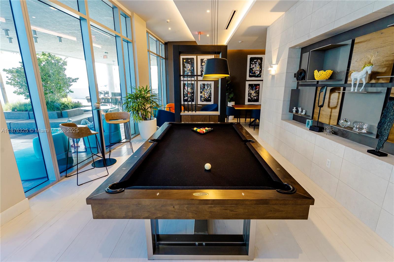 QUADRO CONDO - Residential