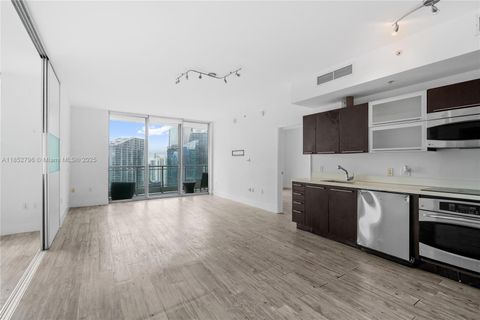 90 SW 3rd St 4203 Miami FL 33130