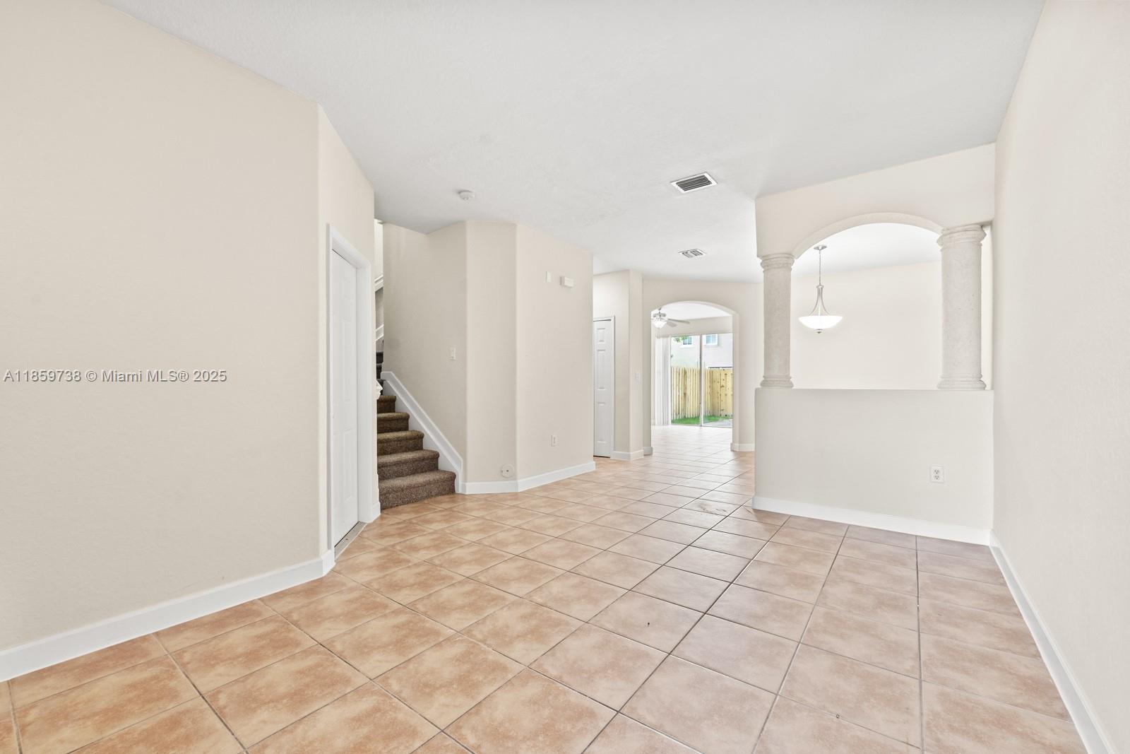 2557 SE 14th St