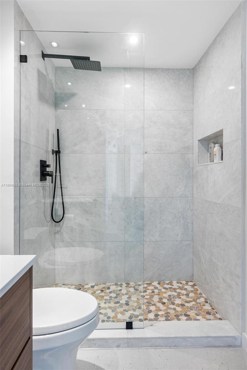 ICON CONDO - Residential Lease