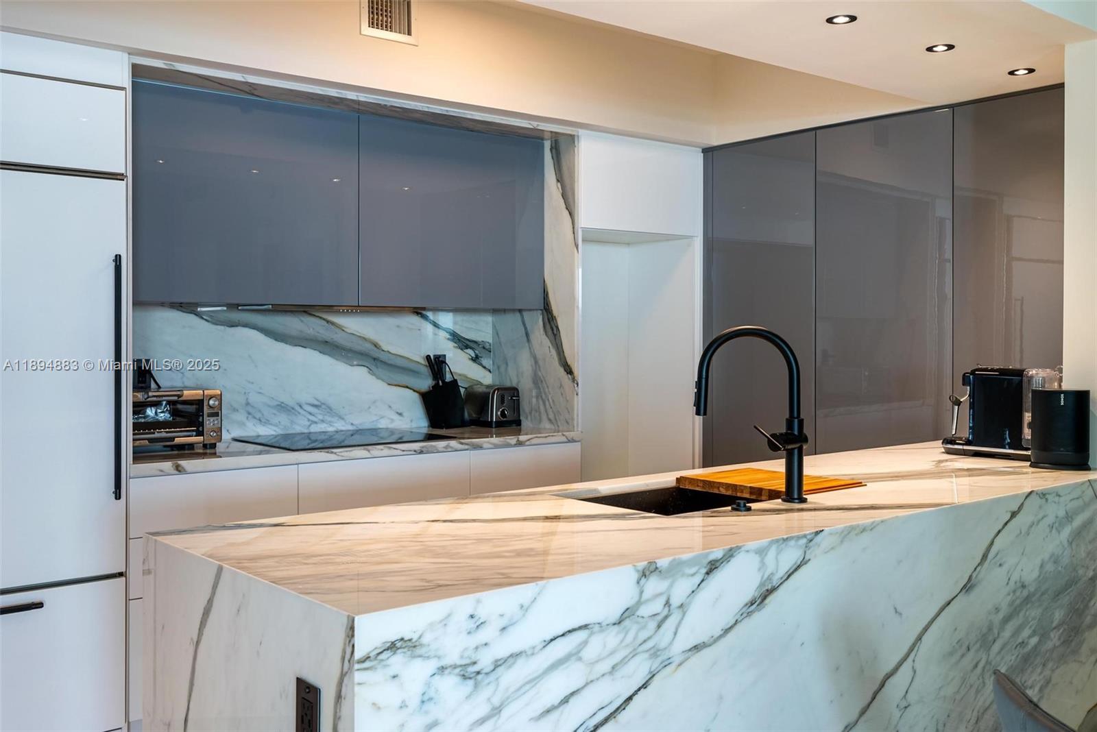 ICON CONDO - Residential Lease