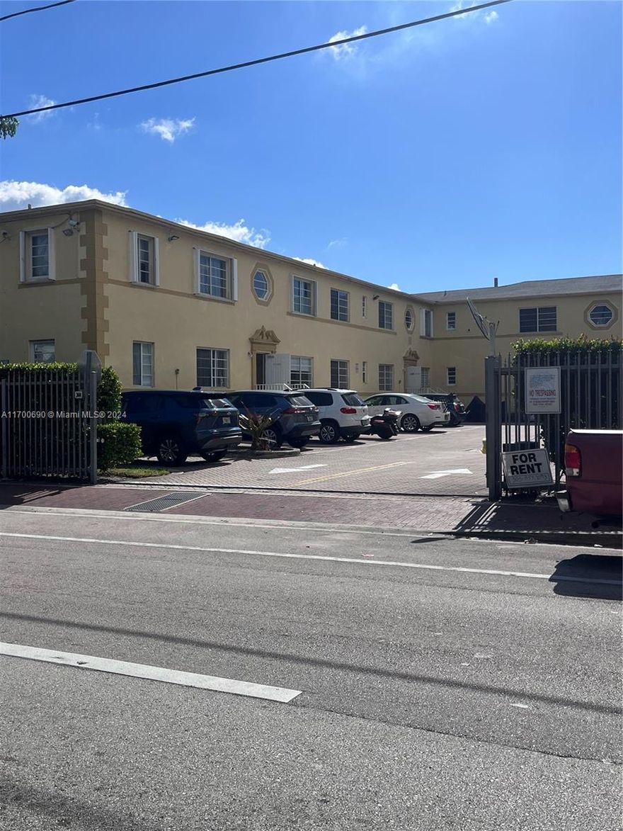 Completely remodeled apartment ,in the heart of little Havana , minutes from Brickell City , new kitchen, bathroom , appliances and washer/Dryer Combo . This property is great deal for investors because is in perfect condition and ready to rent .