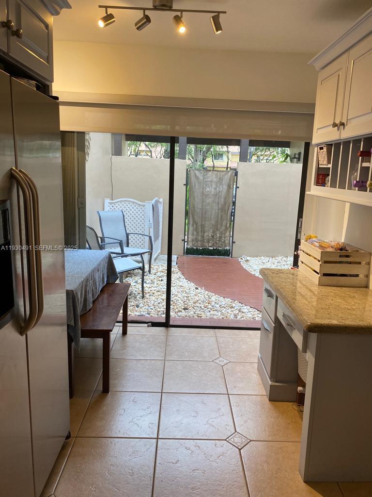 COSTA DEL SOL CONDO E - Residential Lease