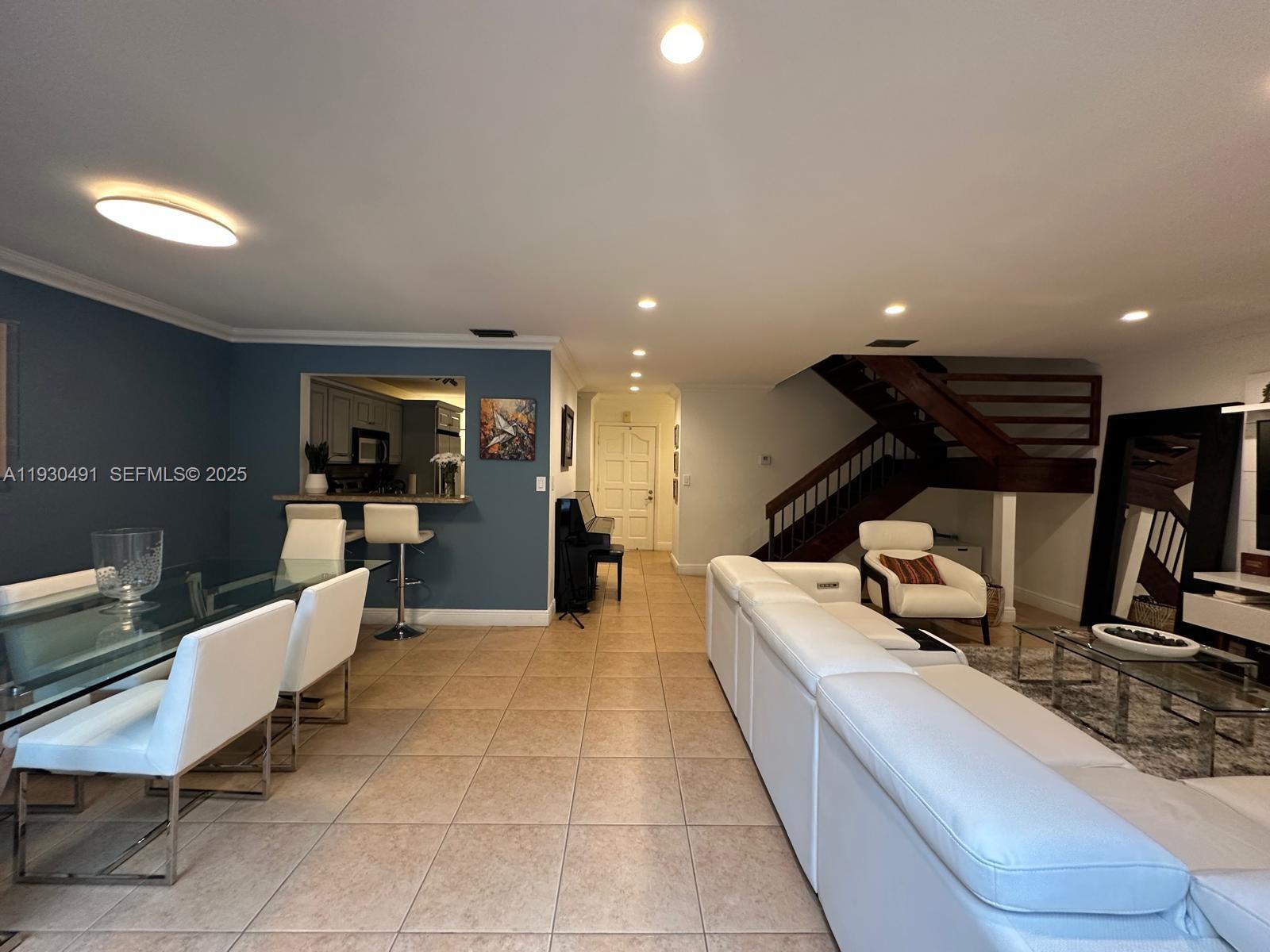 COSTA DEL SOL CONDO E - Residential Lease