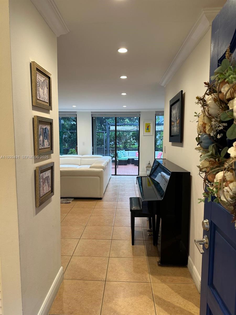 COSTA DEL SOL CONDO E - Residential Lease