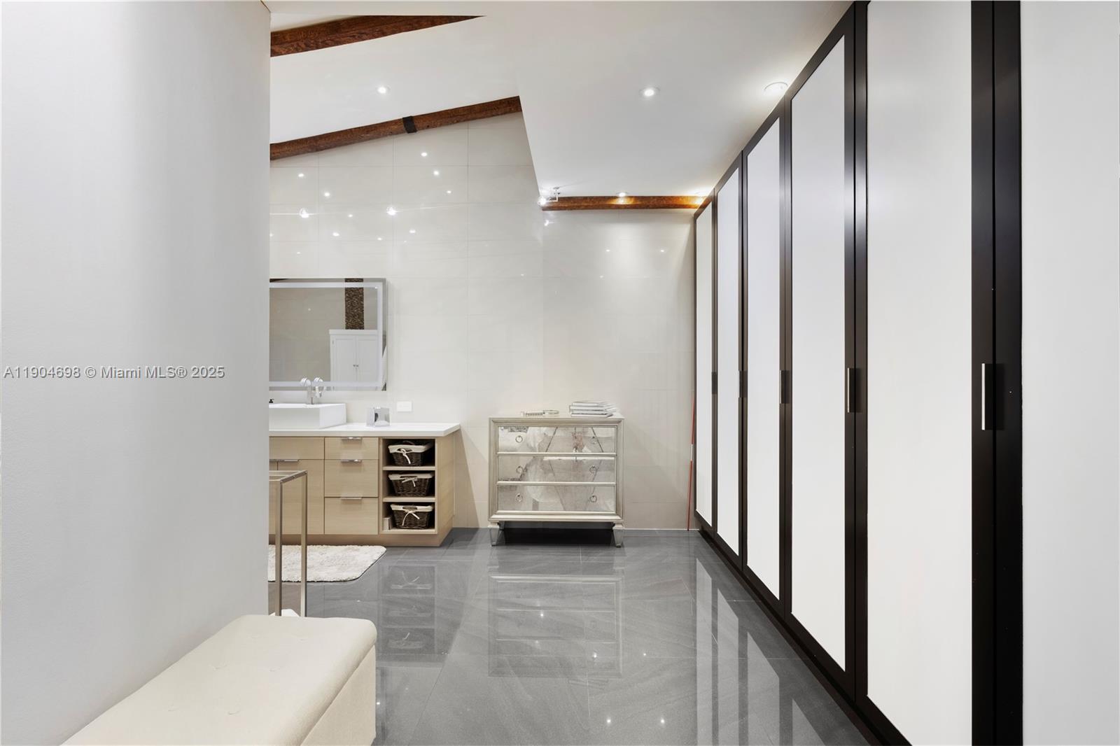 DORAL COLONY PHASE I - Residential