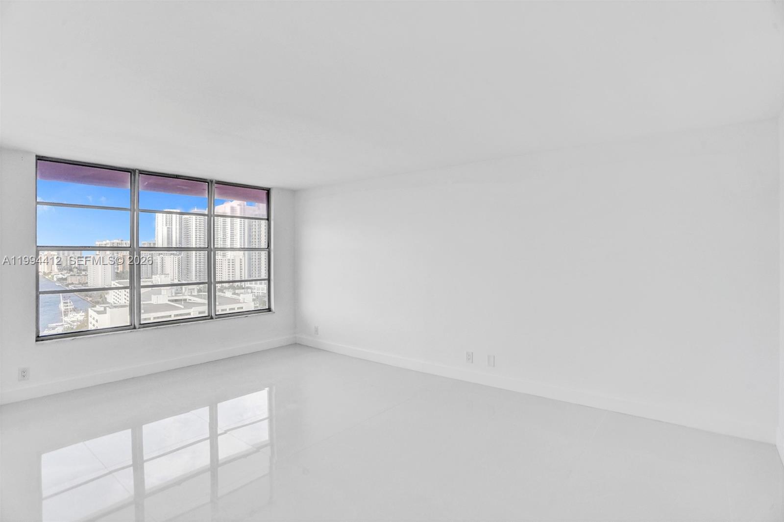 HALLMARK OF HOLLYWOOD CON - Residential Lease