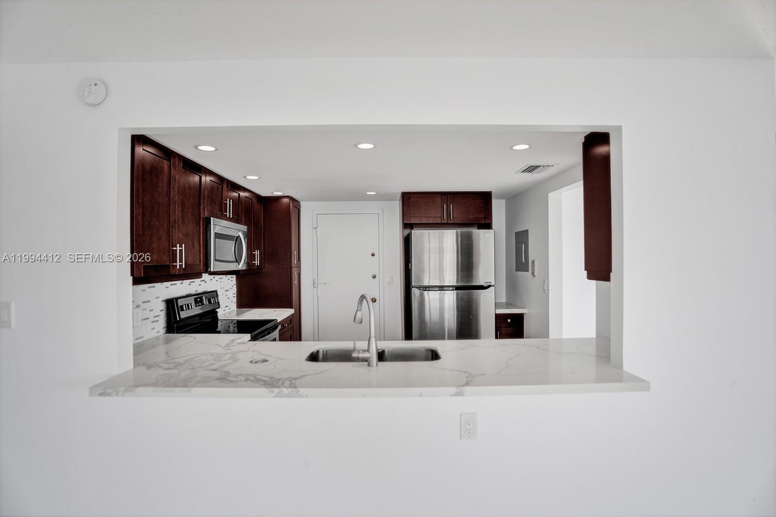 HALLMARK OF HOLLYWOOD CON - Residential Lease