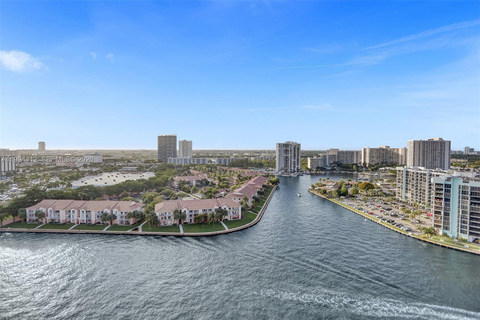 HALLMARK OF HOLLYWOOD CON - Residential Lease