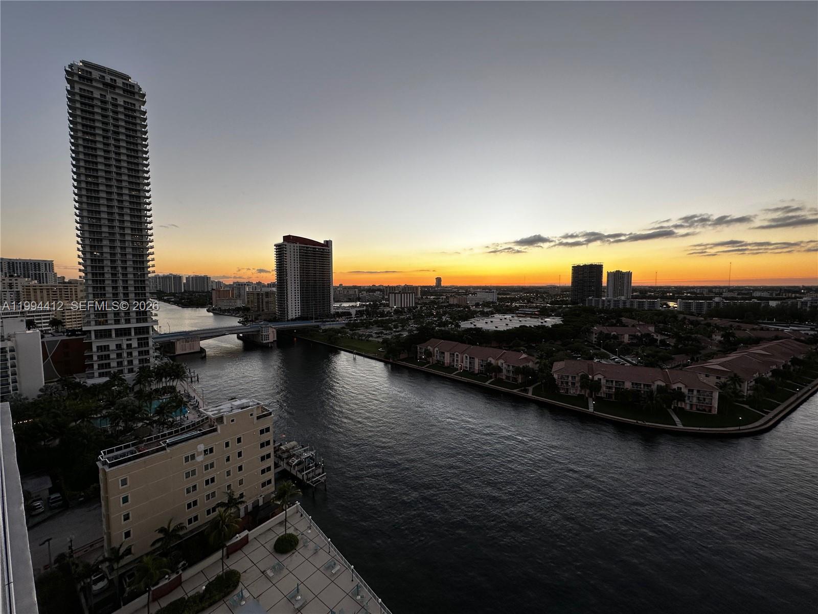 HALLMARK OF HOLLYWOOD CON - Residential Lease