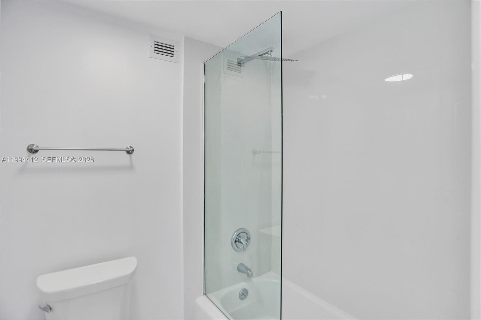 HALLMARK OF HOLLYWOOD CON - Residential Lease